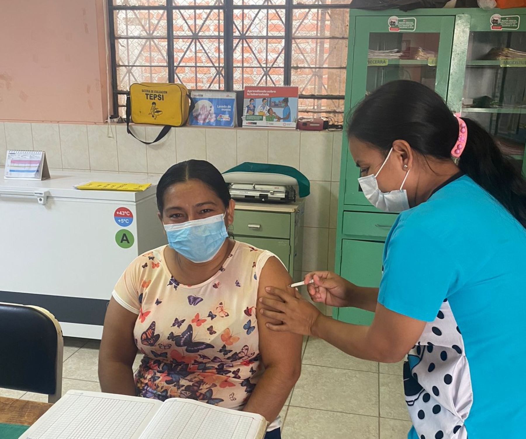 Autoridades de Salud de Tumbes recomiendan a la población completar sus dosis de vacuna contra el covid-19 para evitar casos graves de la enfermedad.