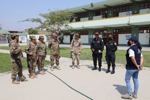 ONPE capacitó a las Fuerzas Armadas para la segunda vuelta de las elecciones regionales de este domingo