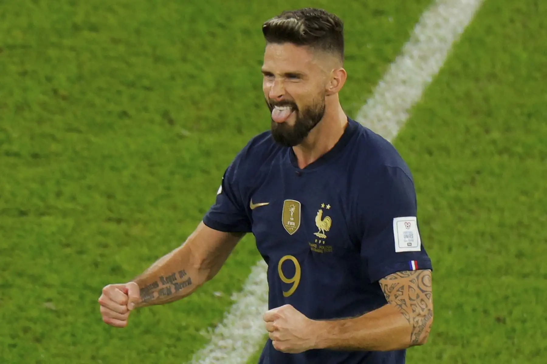 El delantero francés #09 Olivier Giroud celebra después de marcar el primer gol de su equipo durante el partido de fútbol de octavos de final de la Copa Mundial de Catar 2022 entre Francia y Polonia en el Estadio Al-Thumama en Doha

Foto: AFP