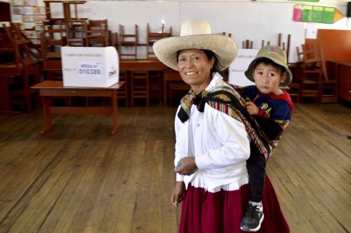 Desarrollo de elecciones regionales en Cajamarca.