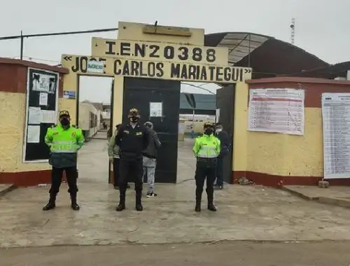 Más de 19,000 agentes de la Policía Nacional garantizan la seguridad y el orden en los comicios que se desarrollan hoy en nueve regiones del país para elegir a gobernadores y vicegobernadores. ANDINA/Difusión