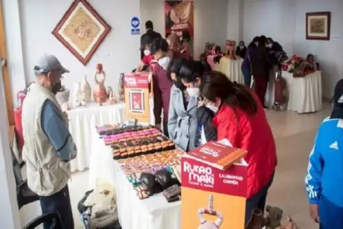 Los asistentes a la feria podrán apreciar los productos artesanales en las líneas de textiles, fibra vegetal, cerámica, tallado en piedra y madera.