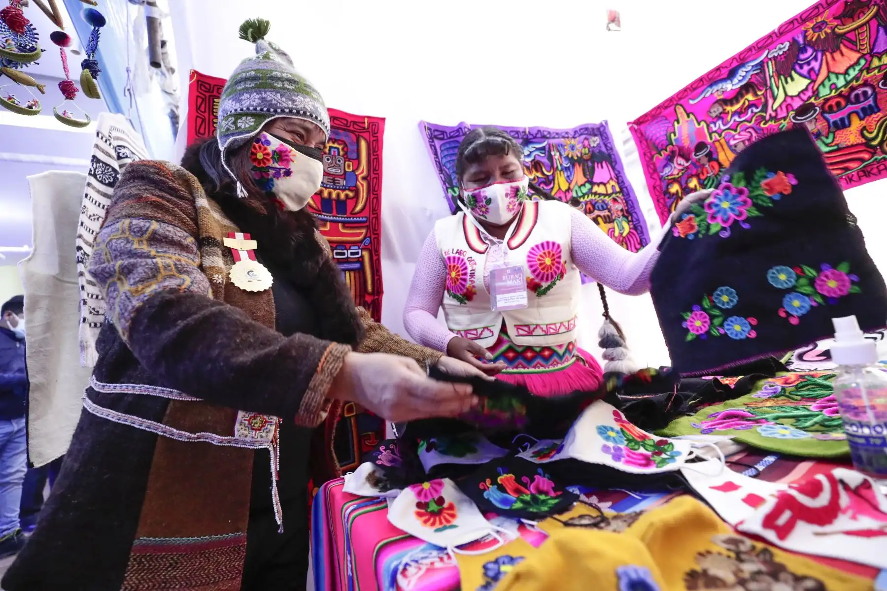 Ministerio de Cultura reunirá, desde este jueves 8, a artesanos y artistas tradicionales de todo el país en la edición de diciembre de Ruraq maki, hecho a mano.

Foto: ANDINA/Difusión