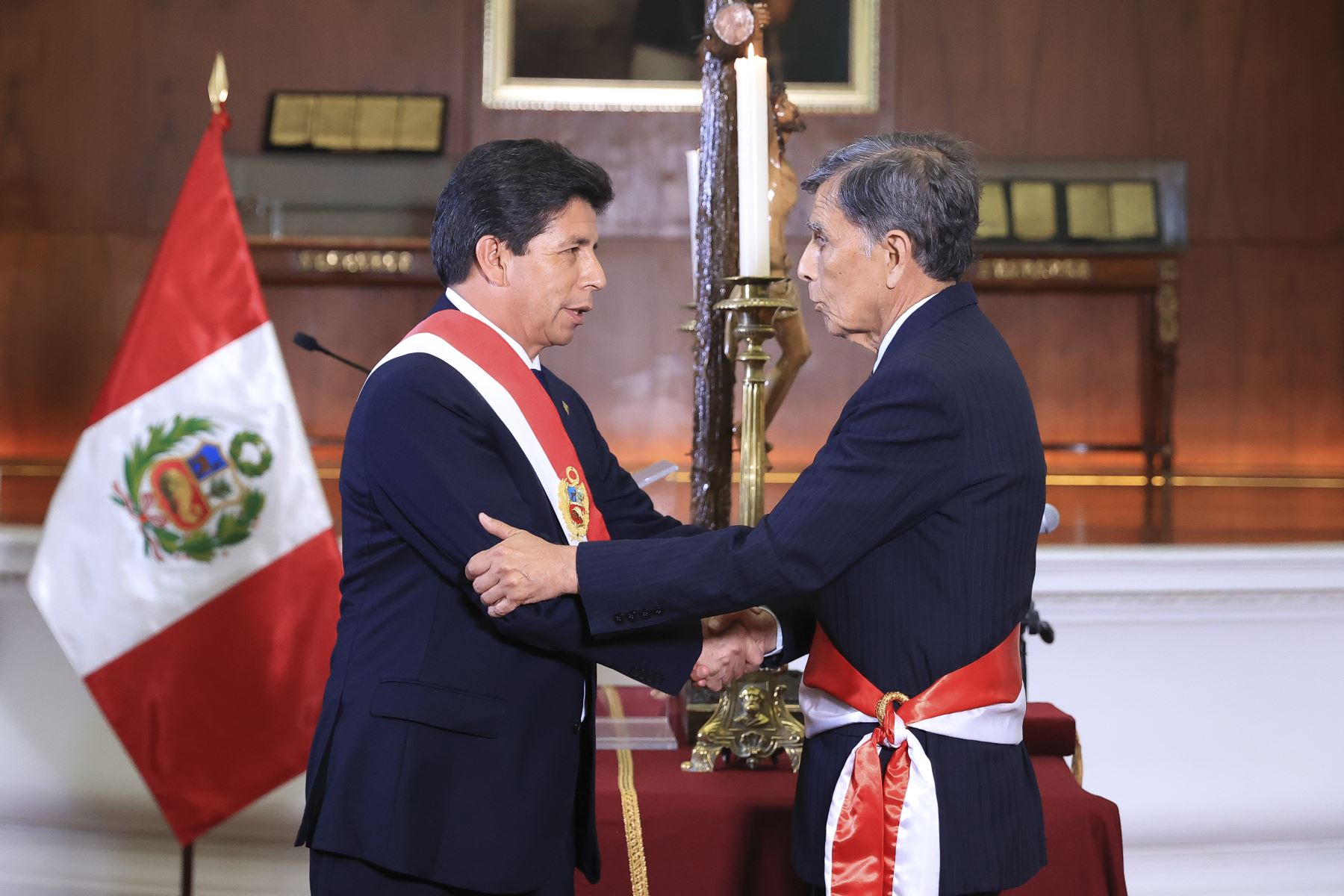 Presidente de la República, Pedro Castillo, tomó juramento al nuevo ministro de Defensa

Foto: ANDINA/Prensa Presidencia