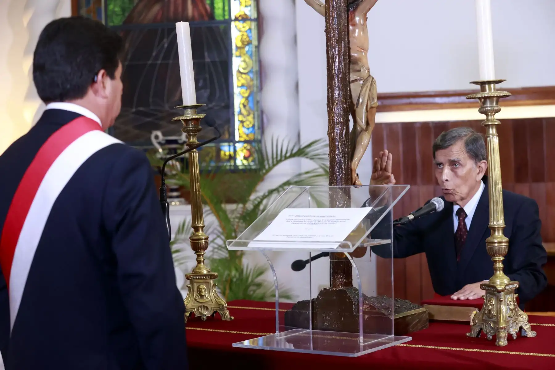 Presidente de la República, Pedro Castillo, tomó juramento al nuevo ministro de Defensa

Foto: ANDINA/Prensa Presidencia