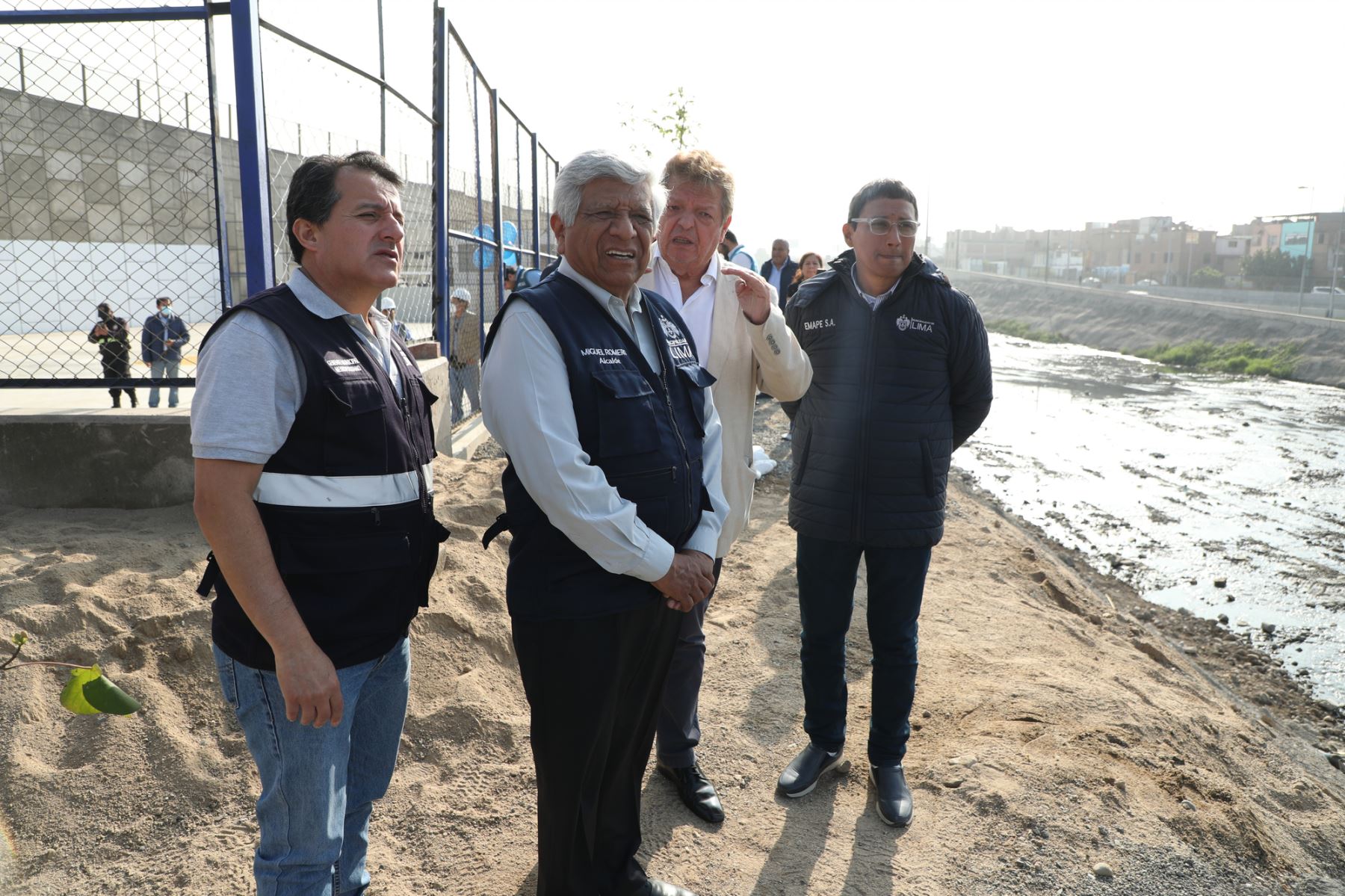 El alcalde de Lima, Arq. Miguel Romero Sotelo, anunció que la obra de protección en las bases del puente Del Ejército, en el centro de la capital, fue concluida.
Foto: ANDINA/Muni Lima