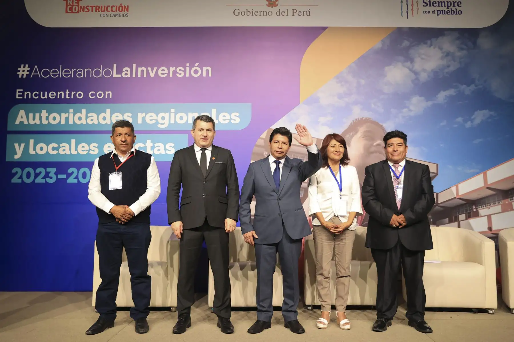 Presidente de la República, Pedro Castillo Terrones, participó en el Encuentro con autoridades electas de Gobiernos Regionales y Locales 2023-2026 “Reconstruyendo Juntos”

Foto: ANDINA/Prensa Presidencia