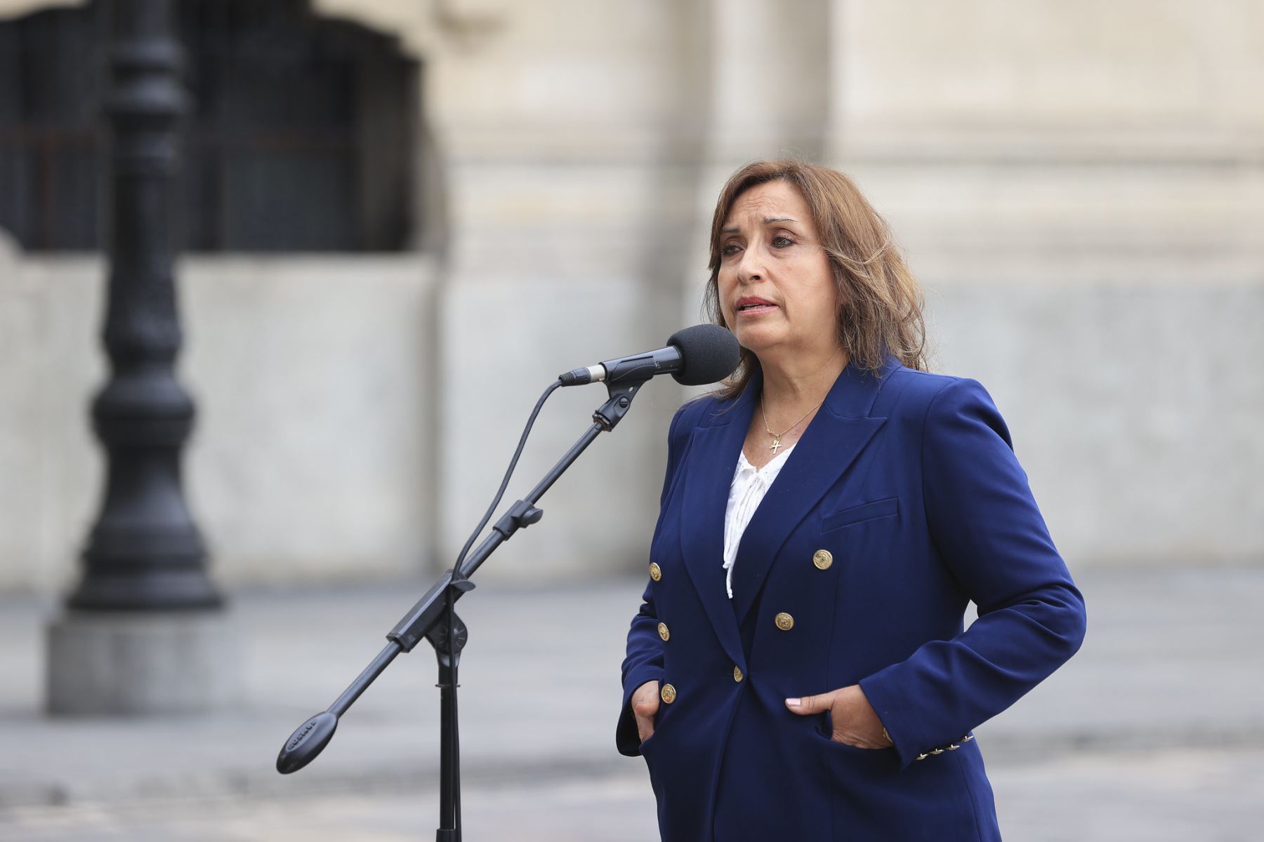 La presidenta Dina Boluarte brinda declaraciones a los medios de comunicación en el patio de honor de Palacio de Gobierno.

Foto: ANDINA/Presidencia Perú
