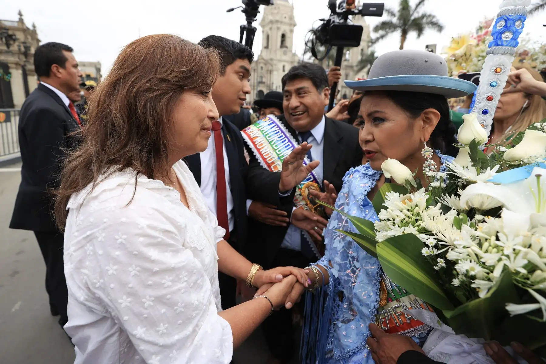 La presidenta de la República, Dina Boluarte, recibió en la Puerta de Honor de Palacio de Gobierno a la procesión de Virgen de la Inmaculada Concepción, cuya festividad se celebra hoy.
Foto: ANDINA/Presidencia Perú