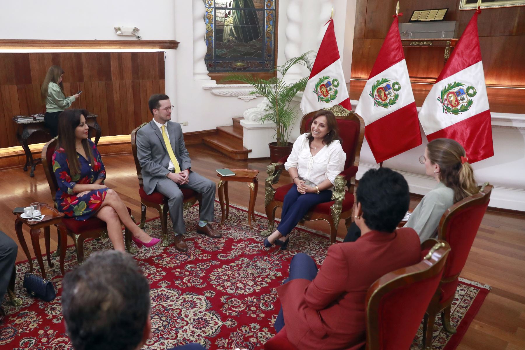 Presidenta Dina Boluarte sostuvo reunión con congresista de la bancada Avanza País.Foto: ANDINA/Prensa Presidencia