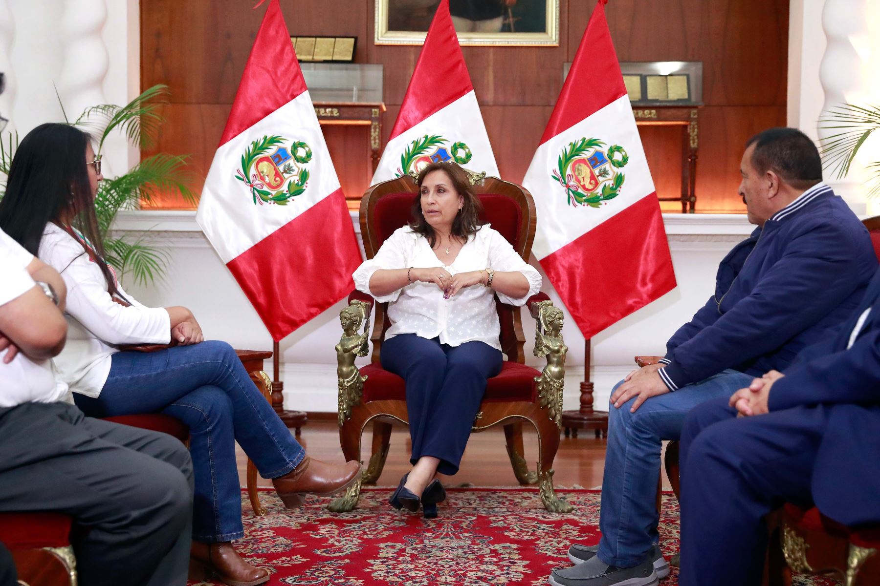 Presidenta Dina Boluarte sostuvo reunión con congresistas de la bancada Cambio Democrático. Foto: ANDINA/Presidencia Perú