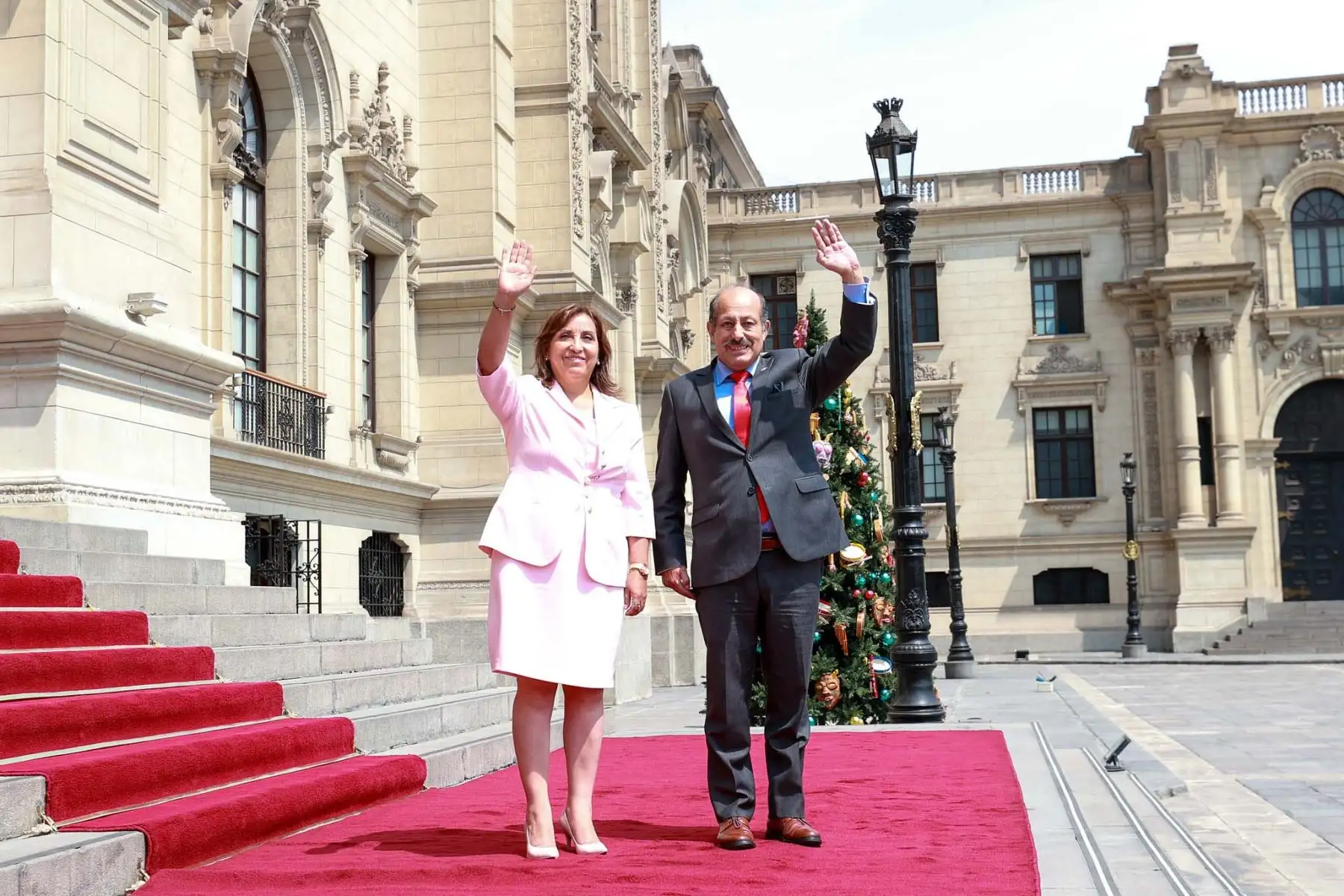 Presidenta Dina Boluarte sostuvo reunión con el congresista Hector Valer Pinto. Foto: ANDINA/Prensa Presidencia