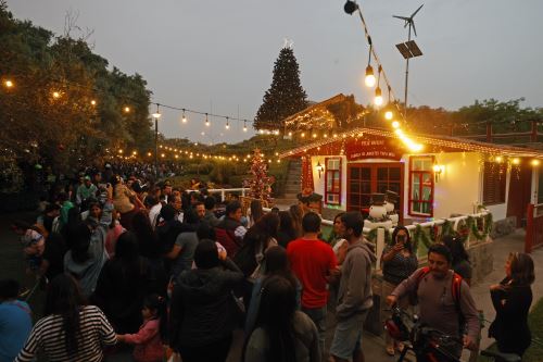San Borja: Parque de la felicidad recibe a visitantes con temática navideña
