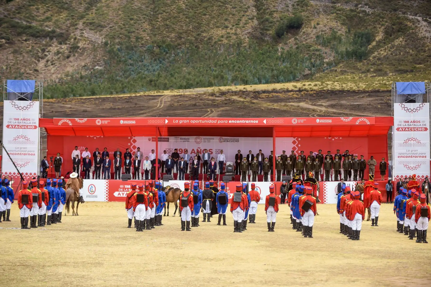 Conmemoración de los 198.° aniversario de la batalla de Ayacucho, gesta en la que el Ejército Unido Libertador del Perú puso fin de manera victoriosa a las campañas terrestres de la guerra de independencia. Foto: Bicentenario