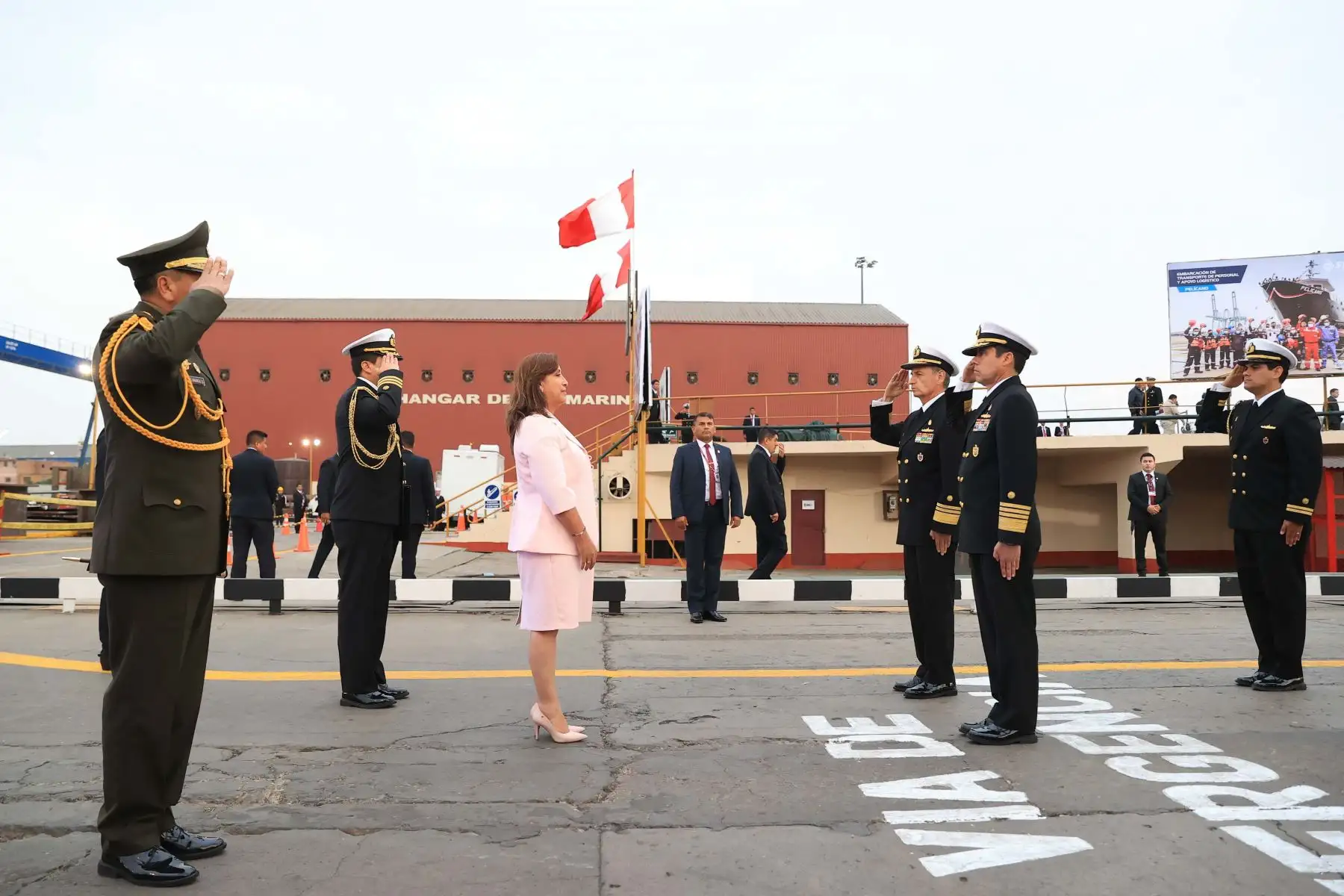 Presidenta de la República, Dina Boluarte, lidera ceremonia de bautizo y botadura del Buque multipropósito B.A.P. Paita. Foto: ANDINA/Prensa Presidencia