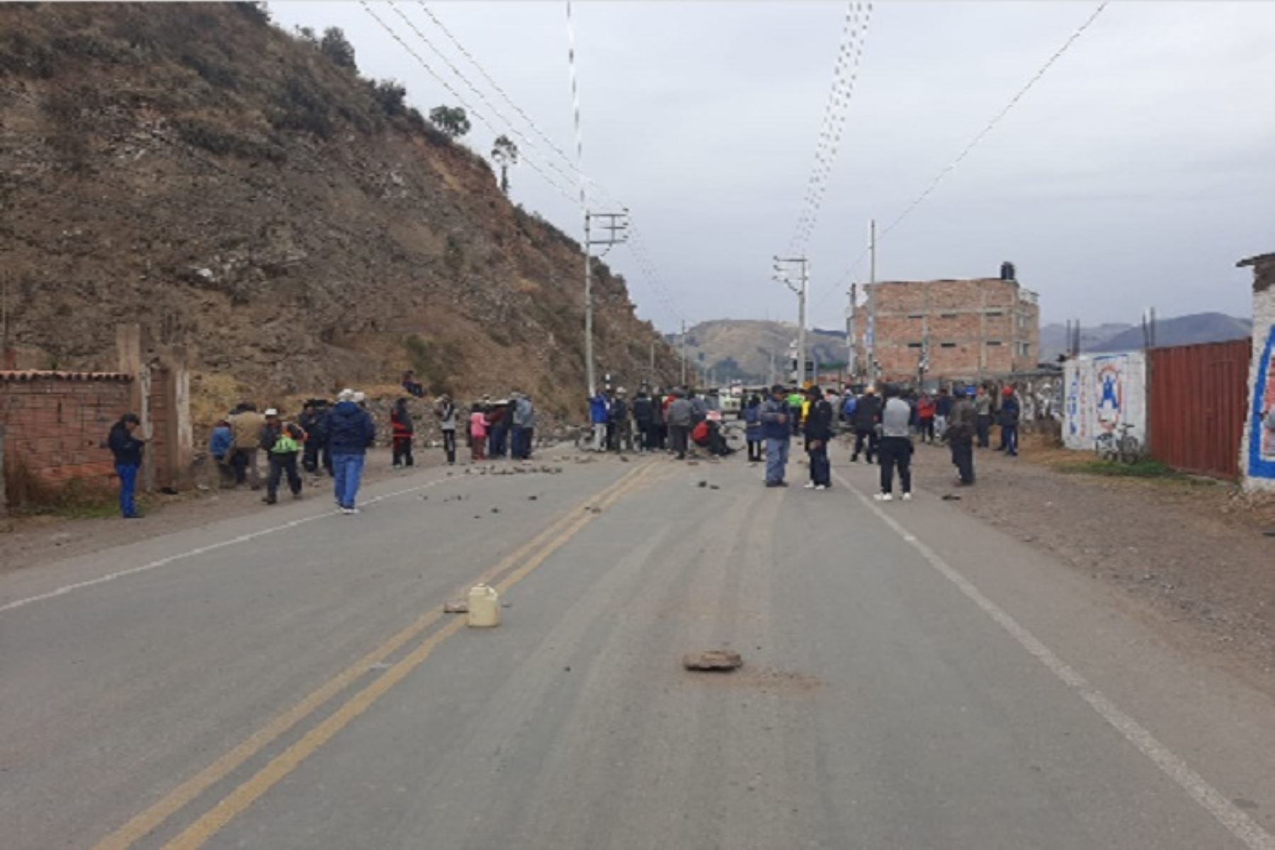 Las movilizaciones de protesta continúan esta noche en la ciudad surandina del Cusco.