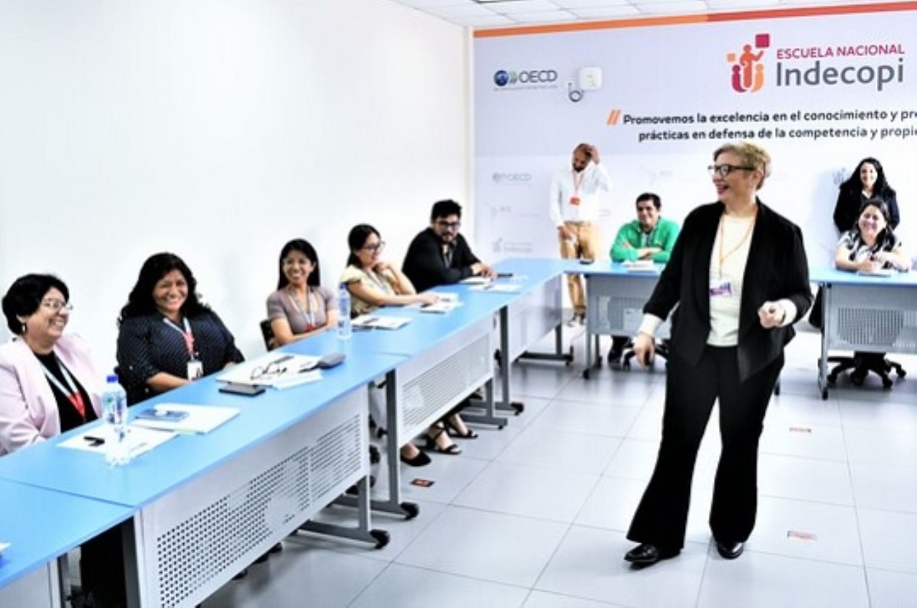 Capacitación a funcionarios de Indecopi. Foto: Cortesía.