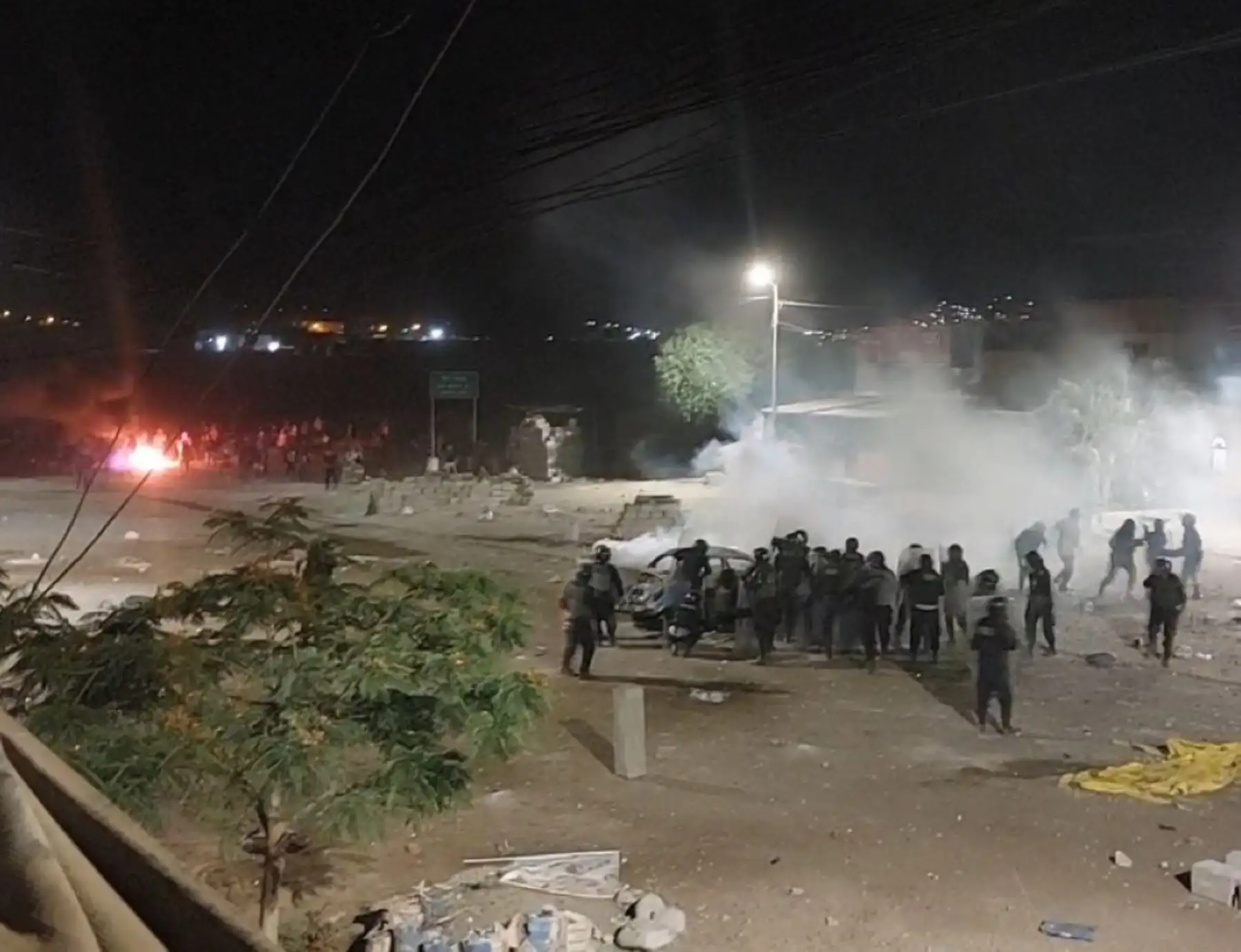Turba atacó anoche la comisaría de Chao, ubicado en la provincia liberteña de Virú, con el fin de quemarla. En el atentado diez policías resultaron heridos y los daños materiales son cuantiosos. ANDINA/Difusión