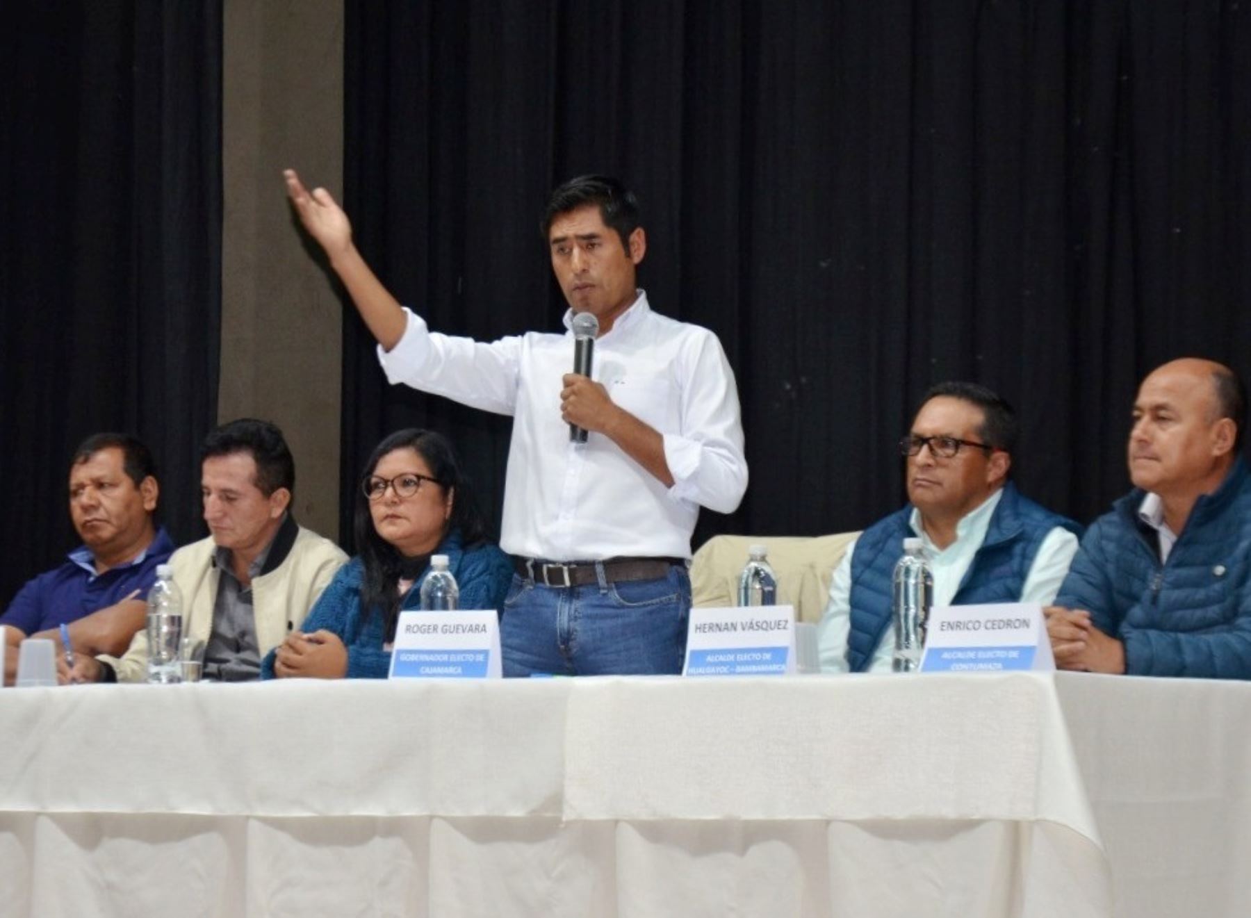 Gobernador electo de Cajamarca, Roger Guevara, pide diálogo y consenso para alcanzar la paz social y coincidió en que se deben adelantar las elecciones generales. Foto: Eduard Lozano