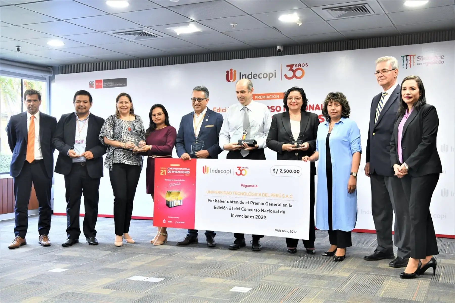 Premiación a inventores en el XXI Concurso Nacional de Invenciones 2022 organizado por Indecopi. Foto: Cortesía.