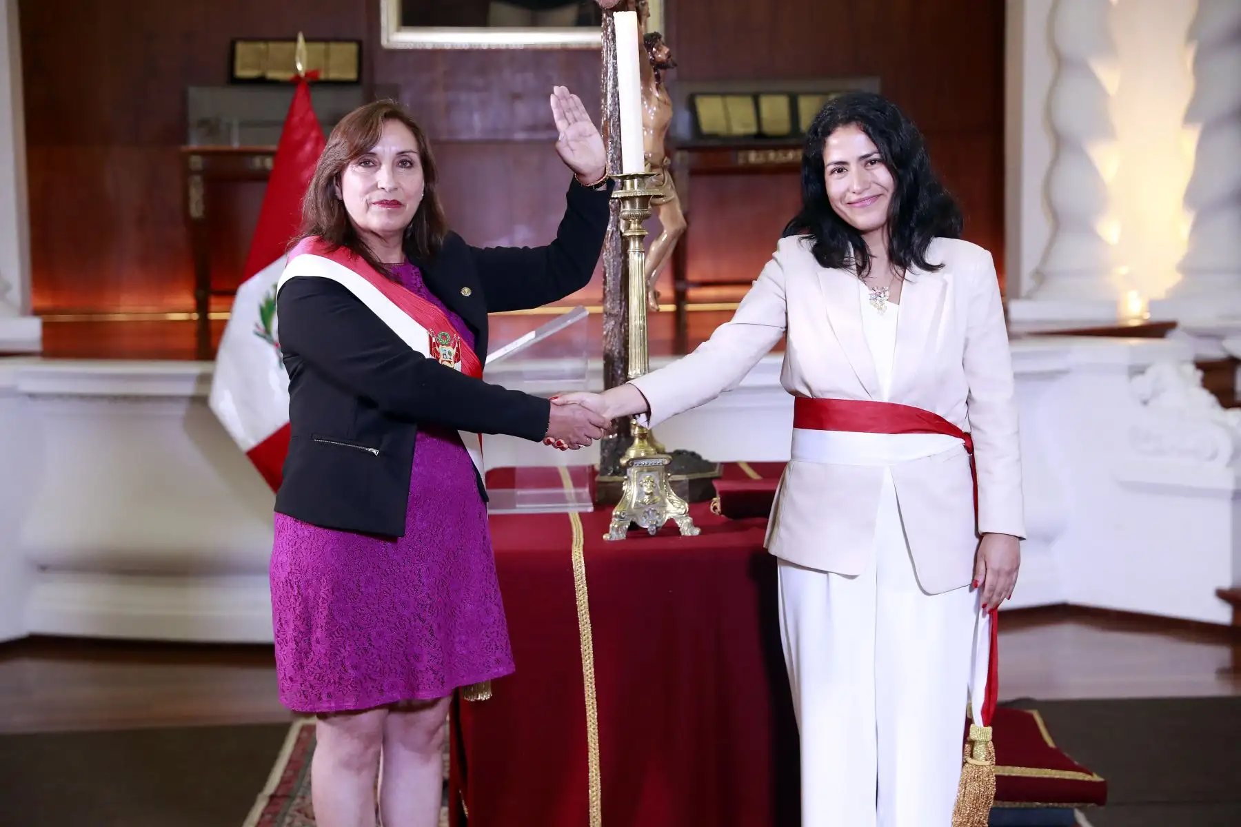 Presidenta de la República, Dina Boluarte, toma juramento a ministros de Estado.

Foto: ANDINA/Prensa Presidencia