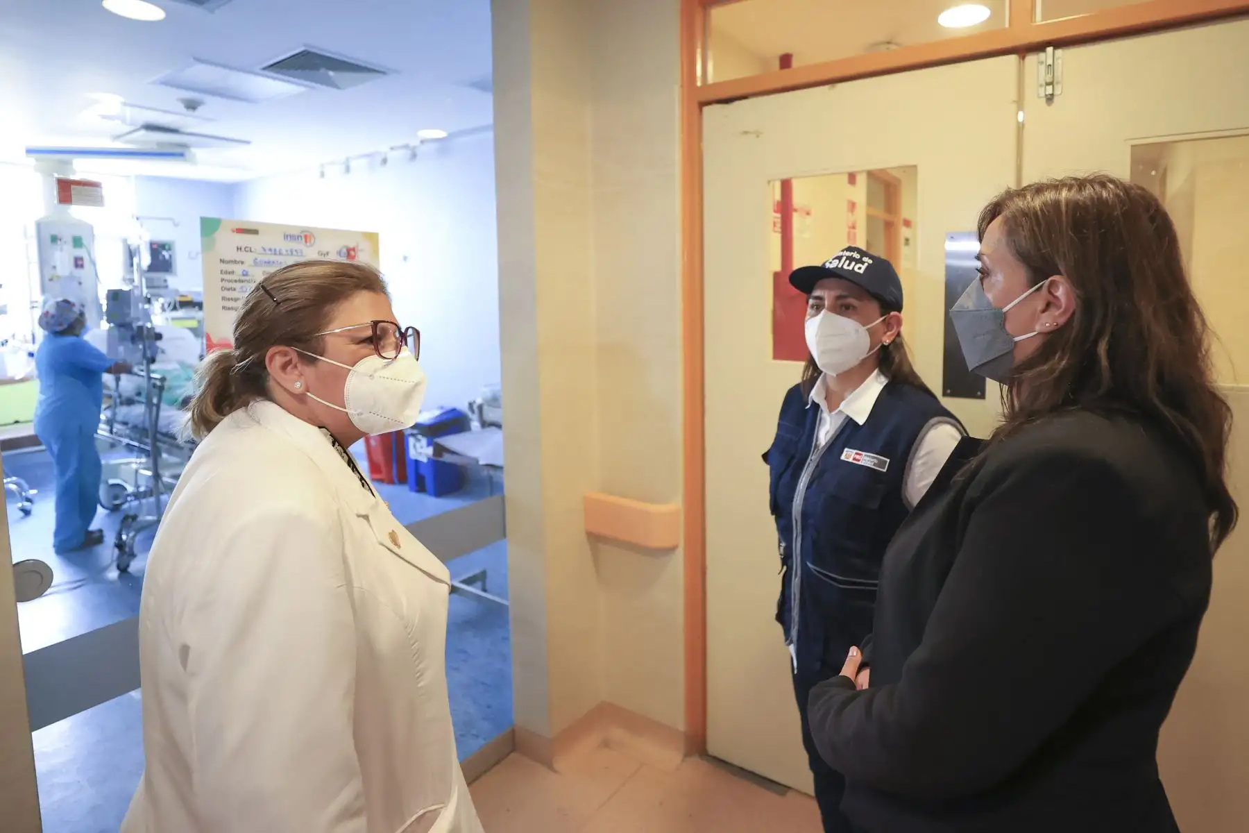 Presidenta Dina Boluarte visita en el Instituto Nacional de Salud del Niño a menores afectados durante manifestaciones

Foto: ANDINA/Prensa Presidencia
