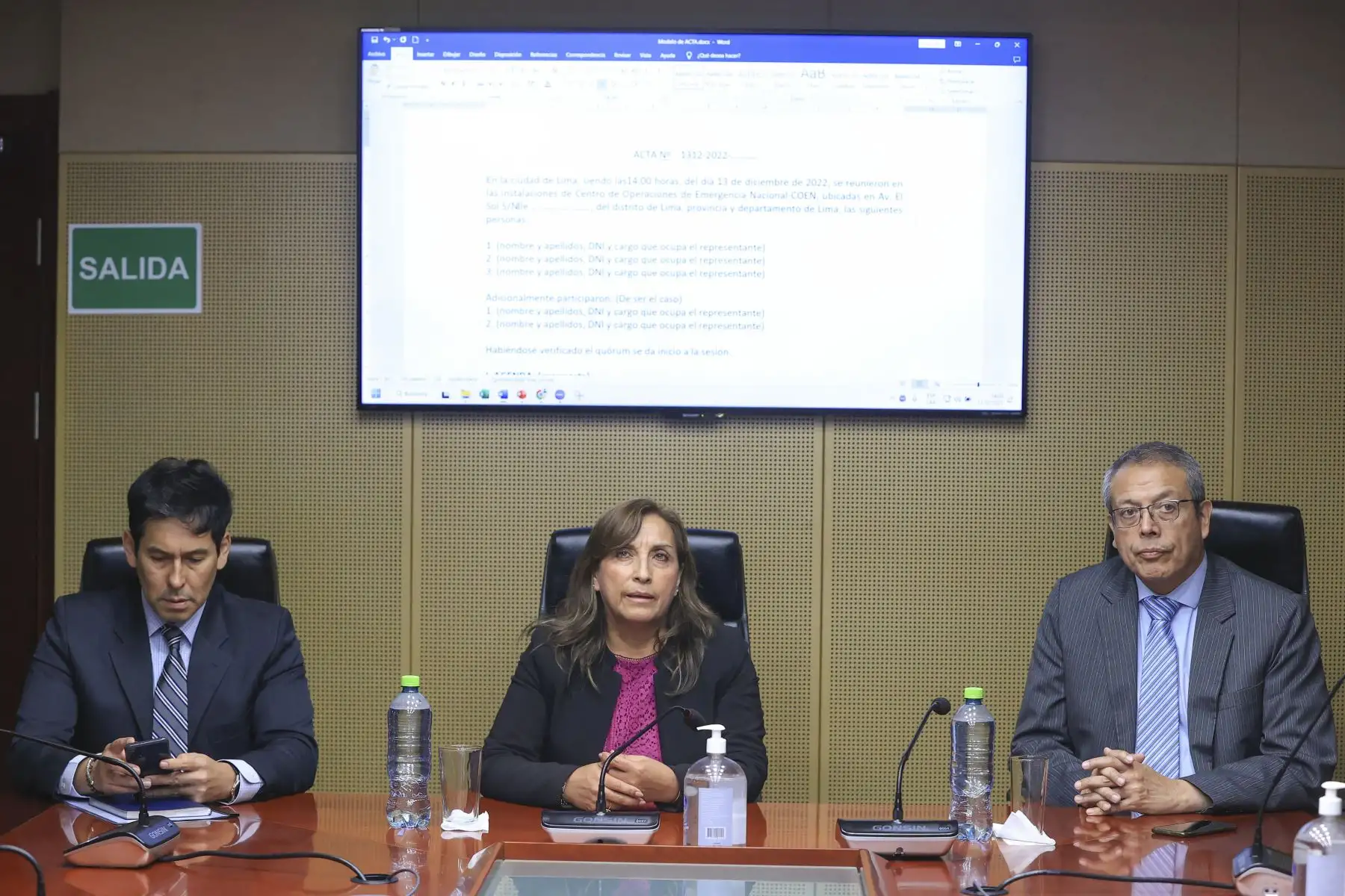 Presidenta Dina Boluarte instala gabinete de gestión de crisis en el COEN

Foto: ANDINA/Prensa Presidencia