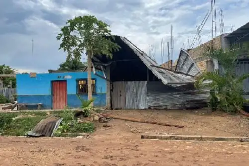 Las personas damnificadas por los temporales registrados en la víspera en Cacatachi, región San Martín, pernoctan en casas de familiares y vecinos.