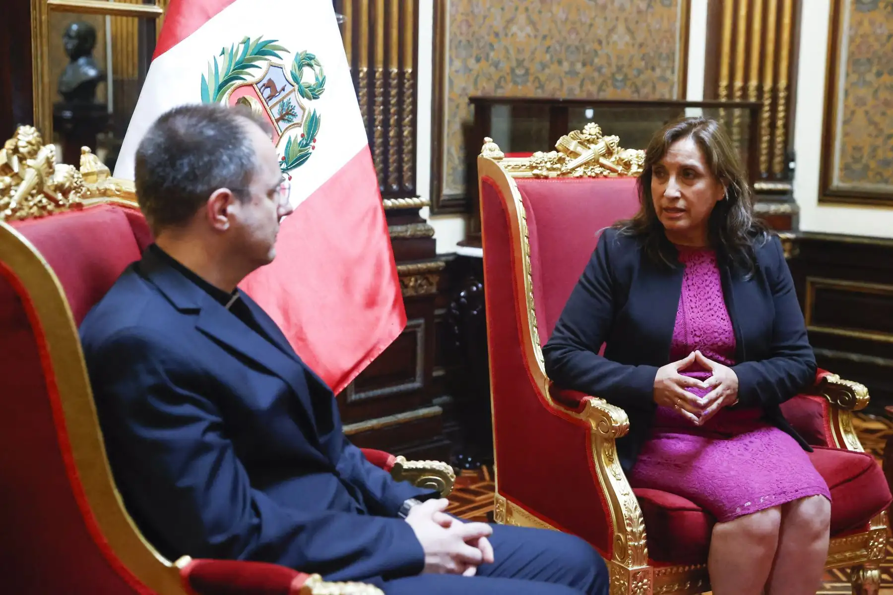 Presidenta Dina Boluarte recibió esta tarde al representante del Nuncio Apostólico en el Perú.

Foto:ANDINA/Presidencia