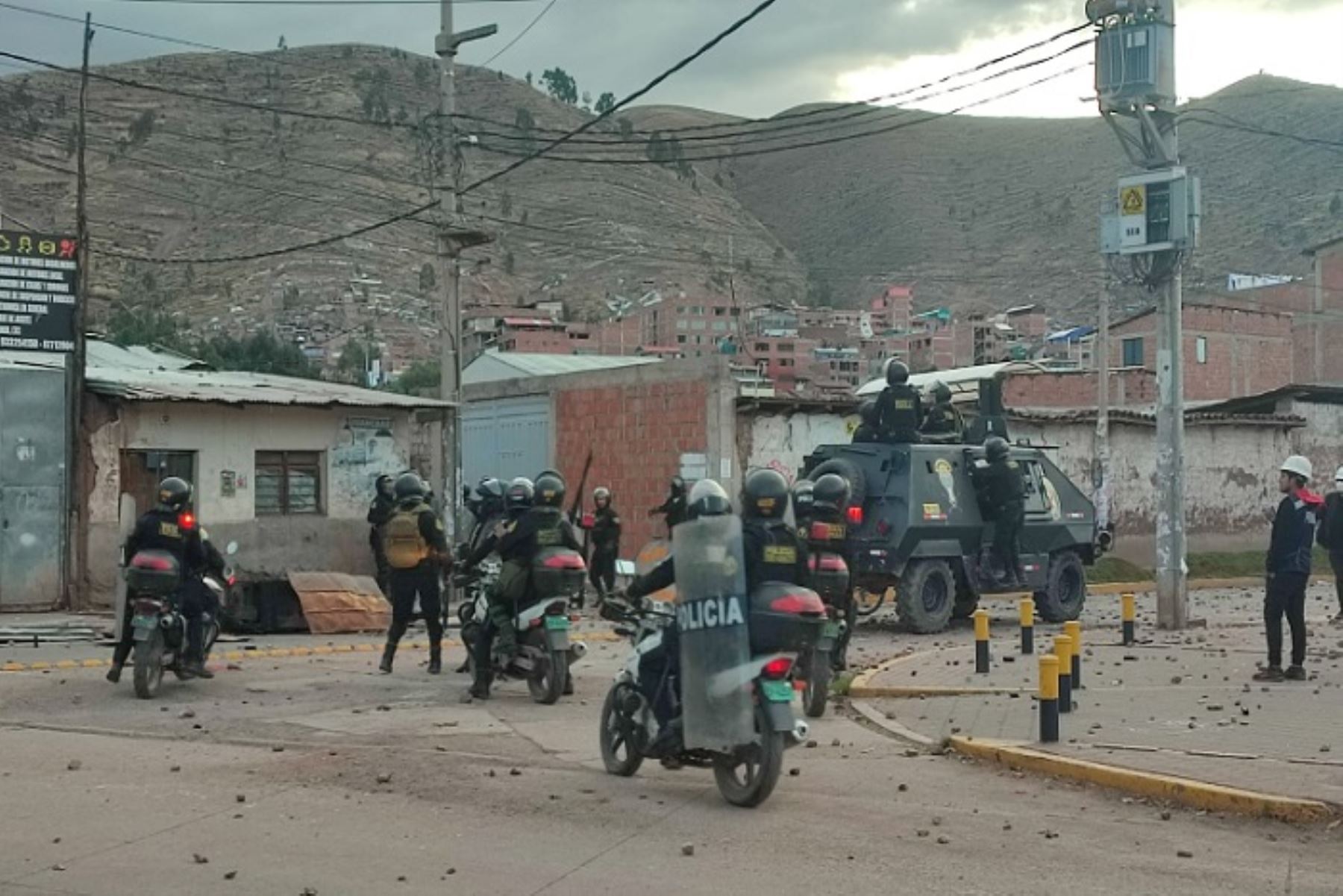 En la ciudad del Cusco continúan los actos violentos, por lo que las medidas de seguridad son extremas.