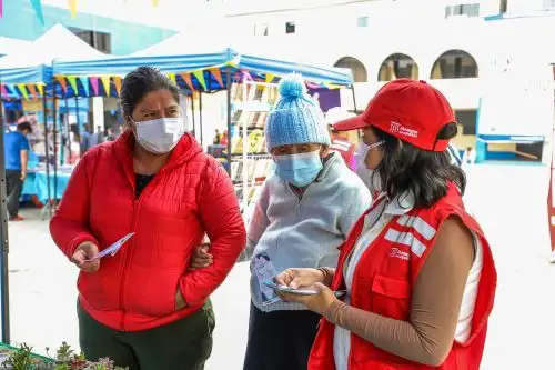 Midis en campaña de información. Cortesía Midis
