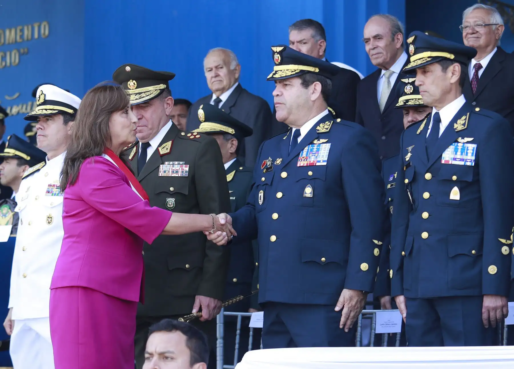 Presidenta Dina Boluarte lideró la ceremonia de clausura del año académico 2022 de la Escuela de Oficiales FAP y graduación de la promoción “Comandante FAP Michael Eduardo Quiroz Plefke”.
Foto: ANDINA/Presidencia Perú