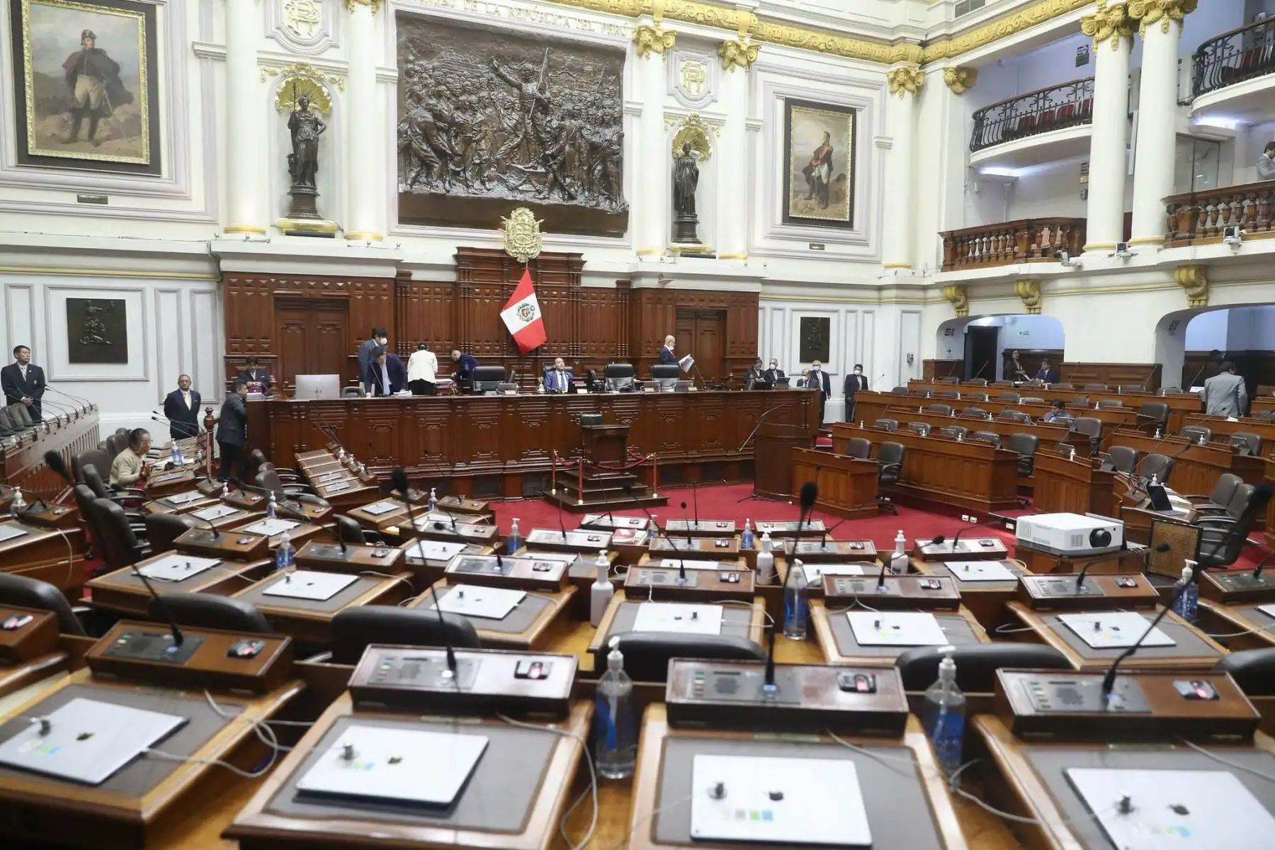 El Congreso de la República amplió hasta el 28 de febrero la actual legislatura ordinaria, a fin de buscar y lograr un consenso unánime sobre las reformas vinculadas al adelanto de elecciones. Foto: Congreso