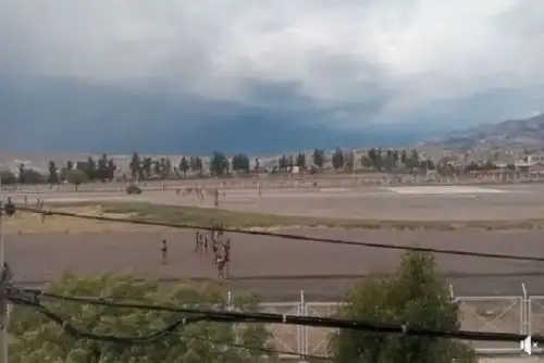 Vándalos incendiaron la sede principal del Ministerio Público en Ñahuinpuquio, región Ayacucho.