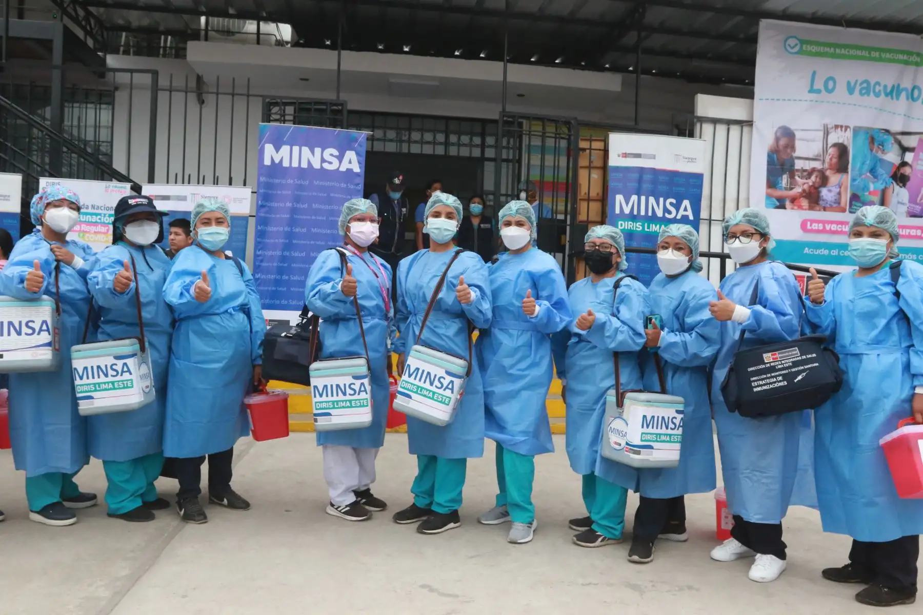 El Minsa, recordó que los 6000 establecimientos de salud a nivel nacional ofrecen las 17 vacunas que protegen de 27 enfermedades, por lo que invitó a los padres de familia a acudir con sus niñas y niños para protegerlos de diversas enfermedades.
Foto: ANDINA/Héctor Vinces