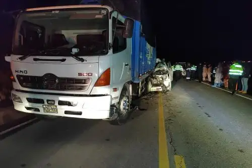 En el kilómetro 107+100 de la carretera Central, en la región Pasco, ocurrió un accidente que dejó tres fallecidos y un herido. Foto: Cortesía William Mauricio