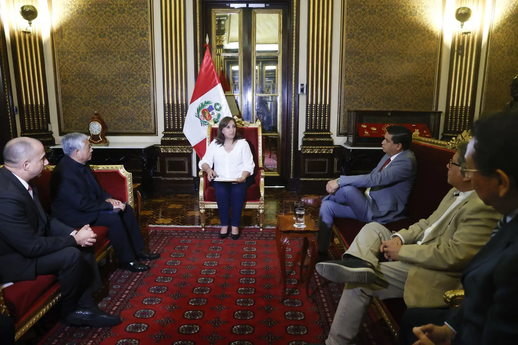 Presidenta Dina Boluarte sostiene reunión con líderes de diversas iglesias del Perú.Foto:ANDINA/Presidencia