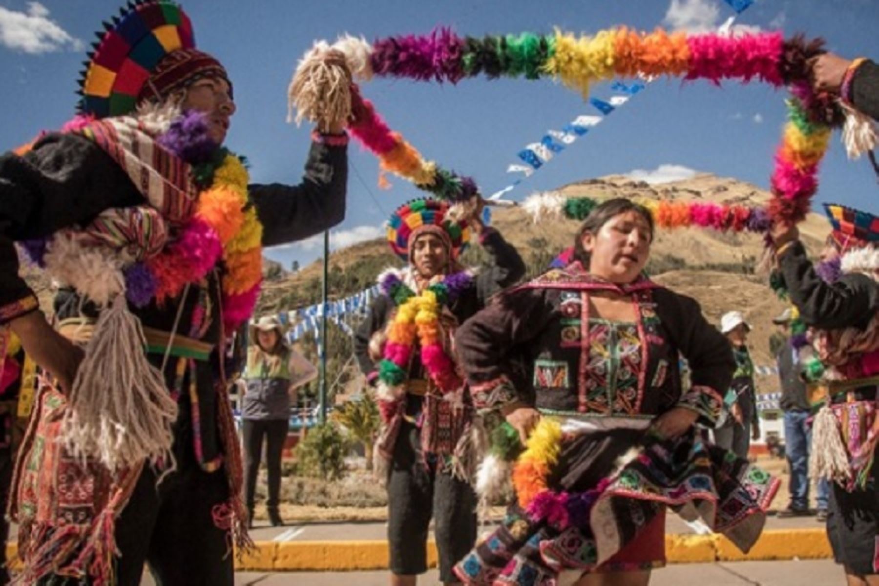 El Ministerio de Cultura declaró como Patrimonio Cultural de la Nación a la Danza Qanchi de Mamuera del distrito de Maranganí, provincia de Canchis, departamento de Cusco, por constituir una manifestación tradicional representativa de esta comunidad en contextos festivo-rituales, festivales y otros espacios de intercambio cultural a nivel local, regional y nacional.