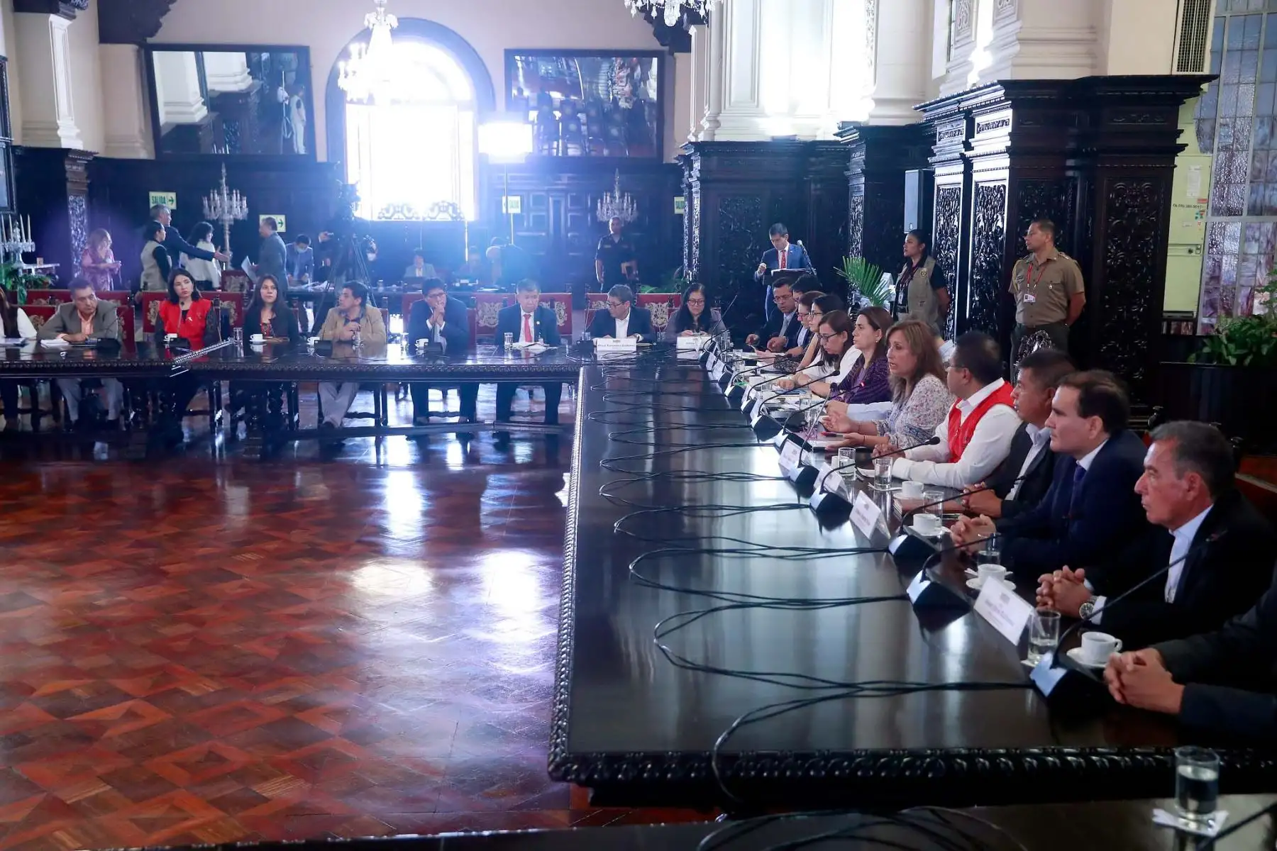 Presidenta de la República, Dina Boluarte, sostuvo reunión de trabajo con alcaldes y gobernadores electos. Foto: ANDINA/Presidencia Perú