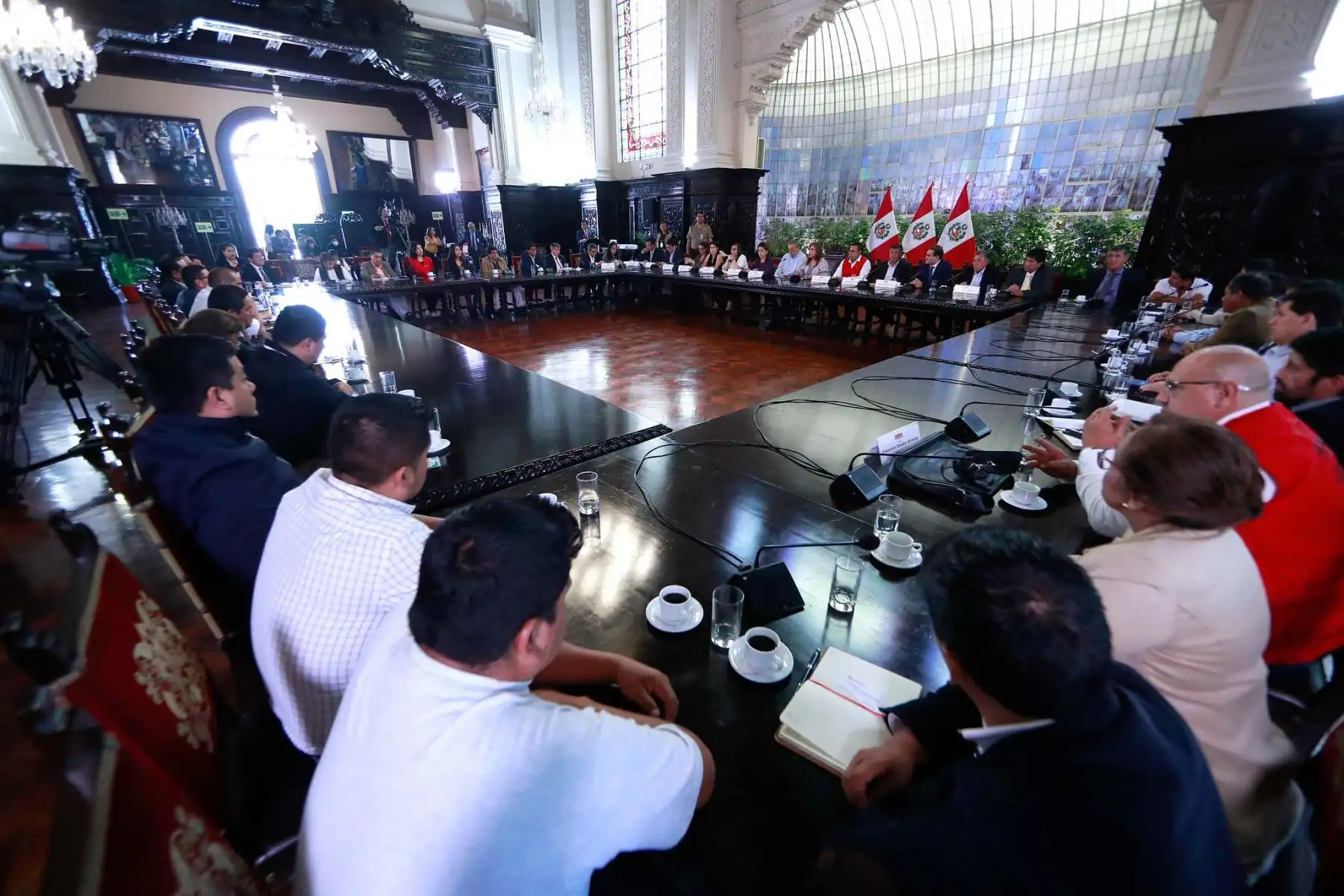 Presidenta de la República, Dina Boluarte, sostuvo reunión de trabajo con alcaldes y gobernadores electos. Foto: ANDINA/Presidencia Perú