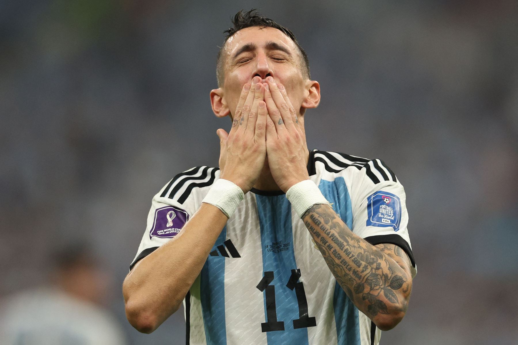 El mediocampista argentino Ángel Di María celebra marcar el segundo gol de su equipo durante el partido de fútbol final de la Copa Mundial Qatar 2022 entre Argentina y Francia en el Estadio Lusail en Lusail, al norte de Doha, el 18 de diciembre de 2022.
Foto: AFP