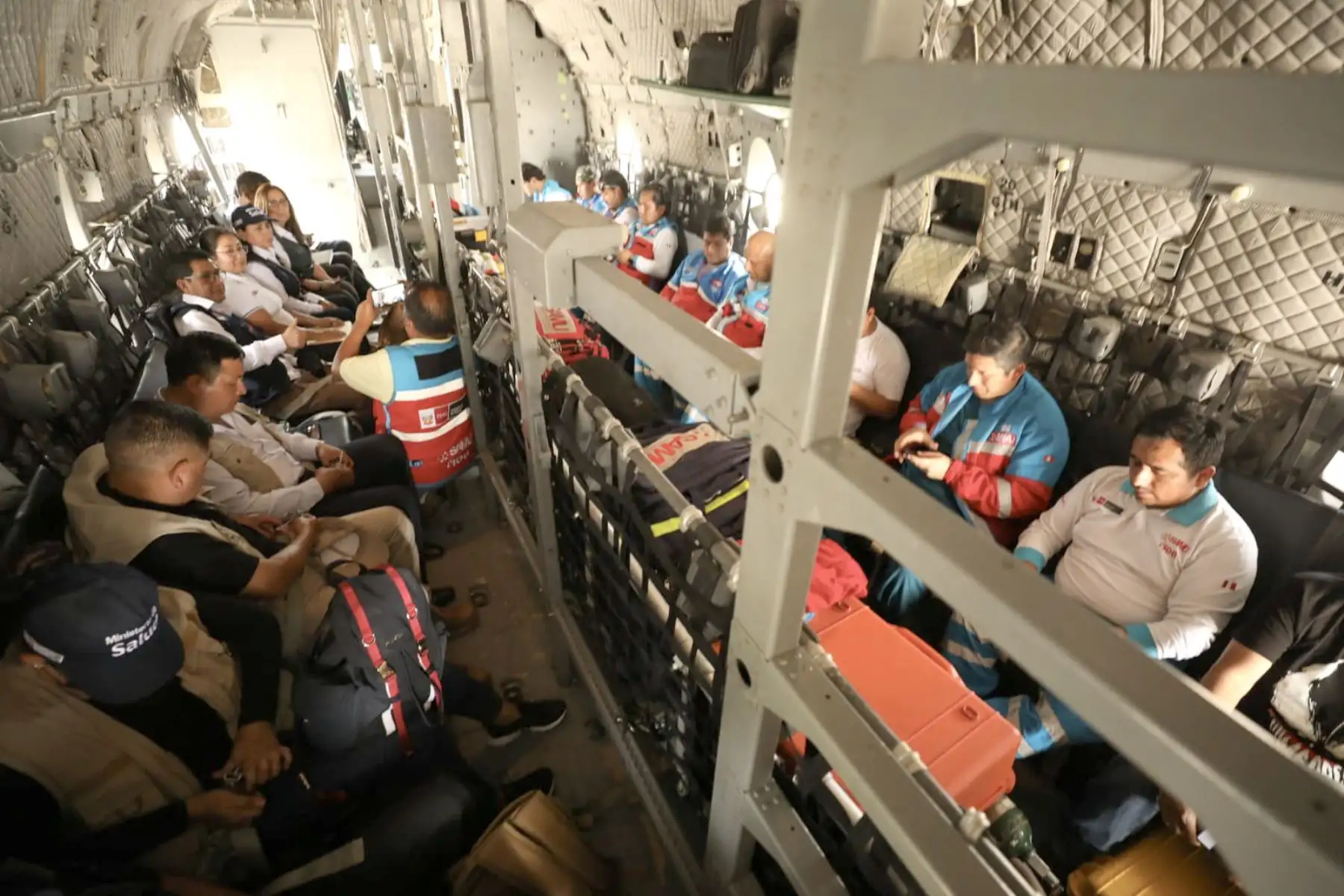 La ministra de Salud, Rosa Gutiérrez, viaja a Huamanga, junto a brigadistas de emergencias y urgencias, para trasladar a tres pacientes del Hospital Regional de Ayacucho que necesitan atención especializada en Lima. 
Foto:ANDINA/MINSA