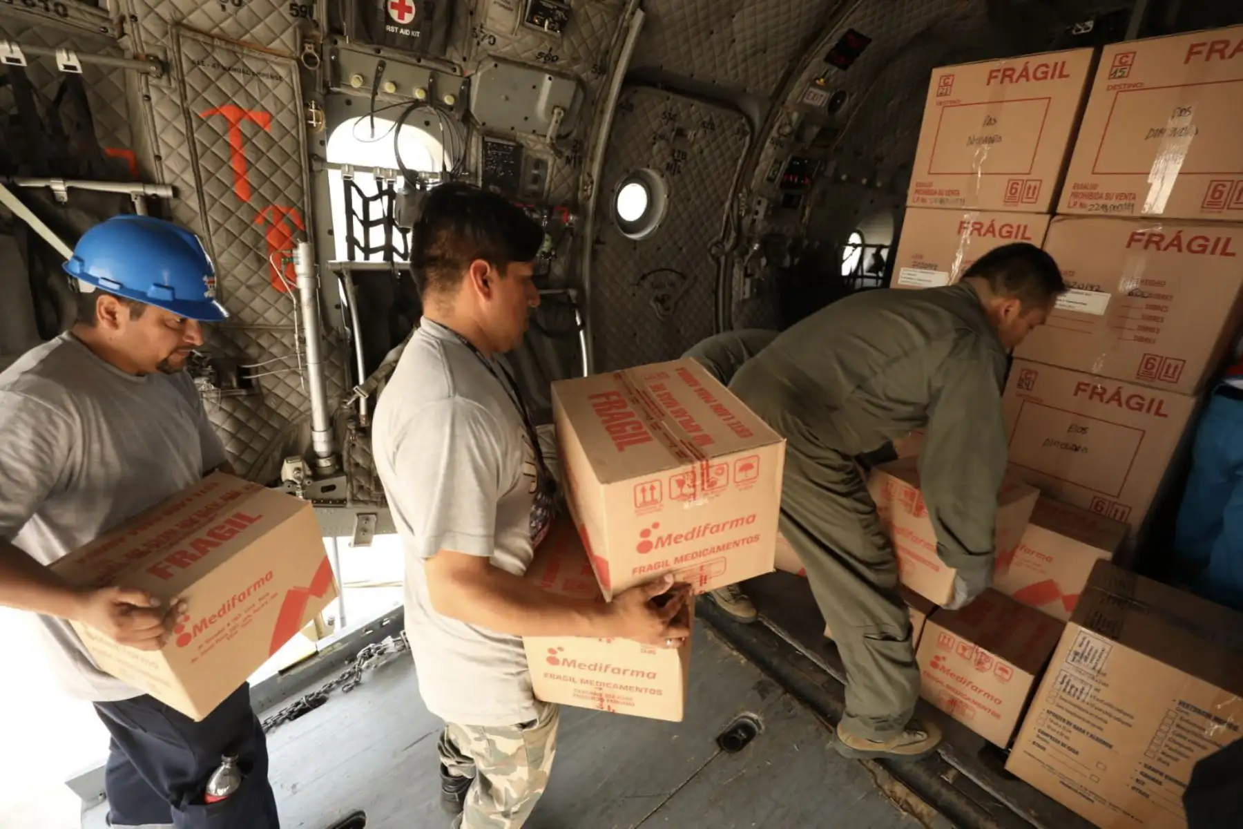 Este puente aéreo es posible gracias al trabajo articulado del Minsa y la Fuerza Aérea del Perú, con el objetivo de garantizar la atencion oportuna y movilizar 130 kg de insumos médicos que serán distribuidos a los diferentes establecimientos de salud de la región.
Foto:ANDINA/MINSA