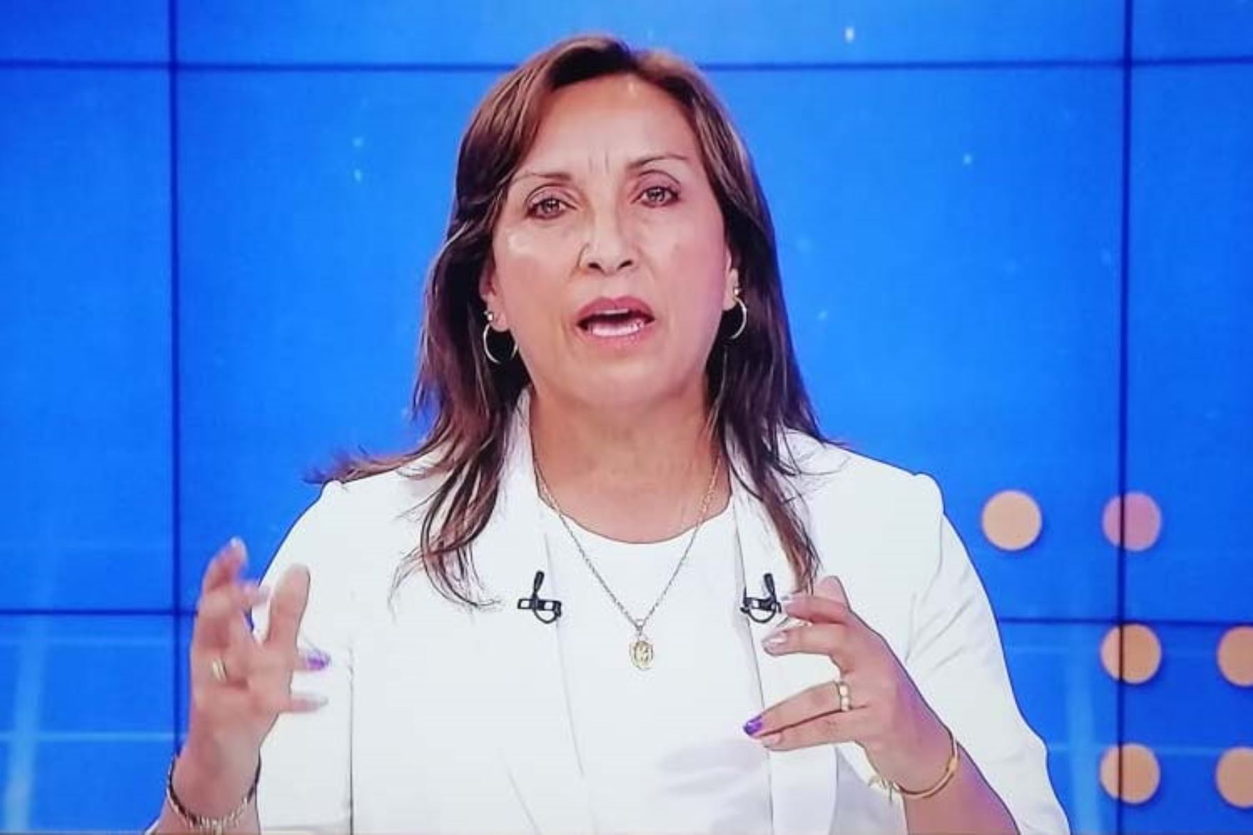 La mandataria Dina Boluarte ofreció entrevista en vivo al dominical "Punto Final". Foto: Captura TV