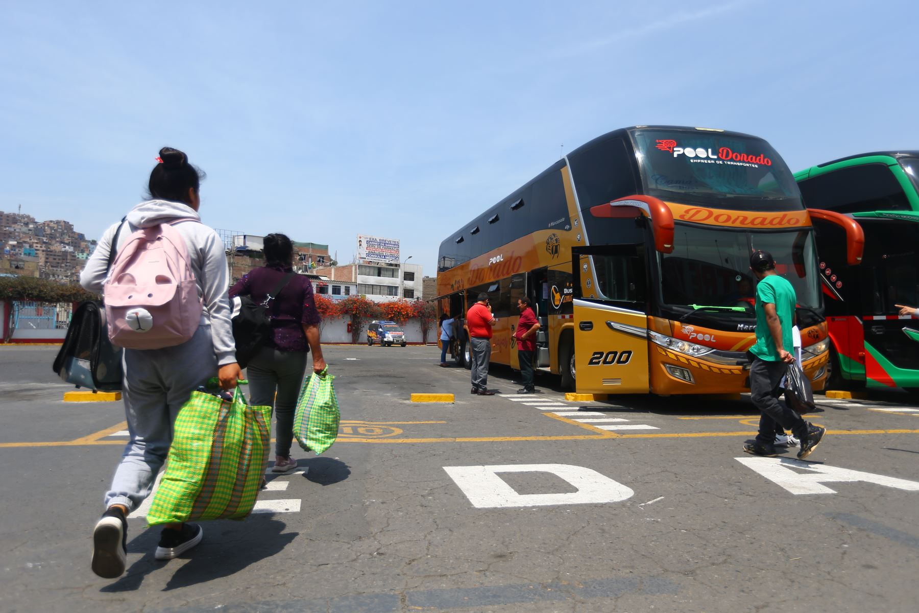 Transportistas de pasajeros recibirán la devolución del 70% del pago del ISC al combustible. ANDINA/Ricardo Cuba