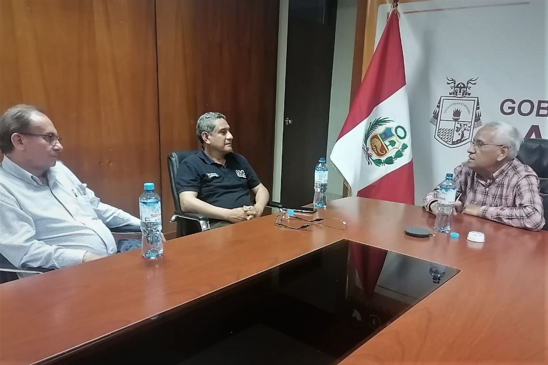 Gobernadores Mesías Guevara y Anselmo Lozano sostuvieron encuentro de coordinación en Chiclayo.