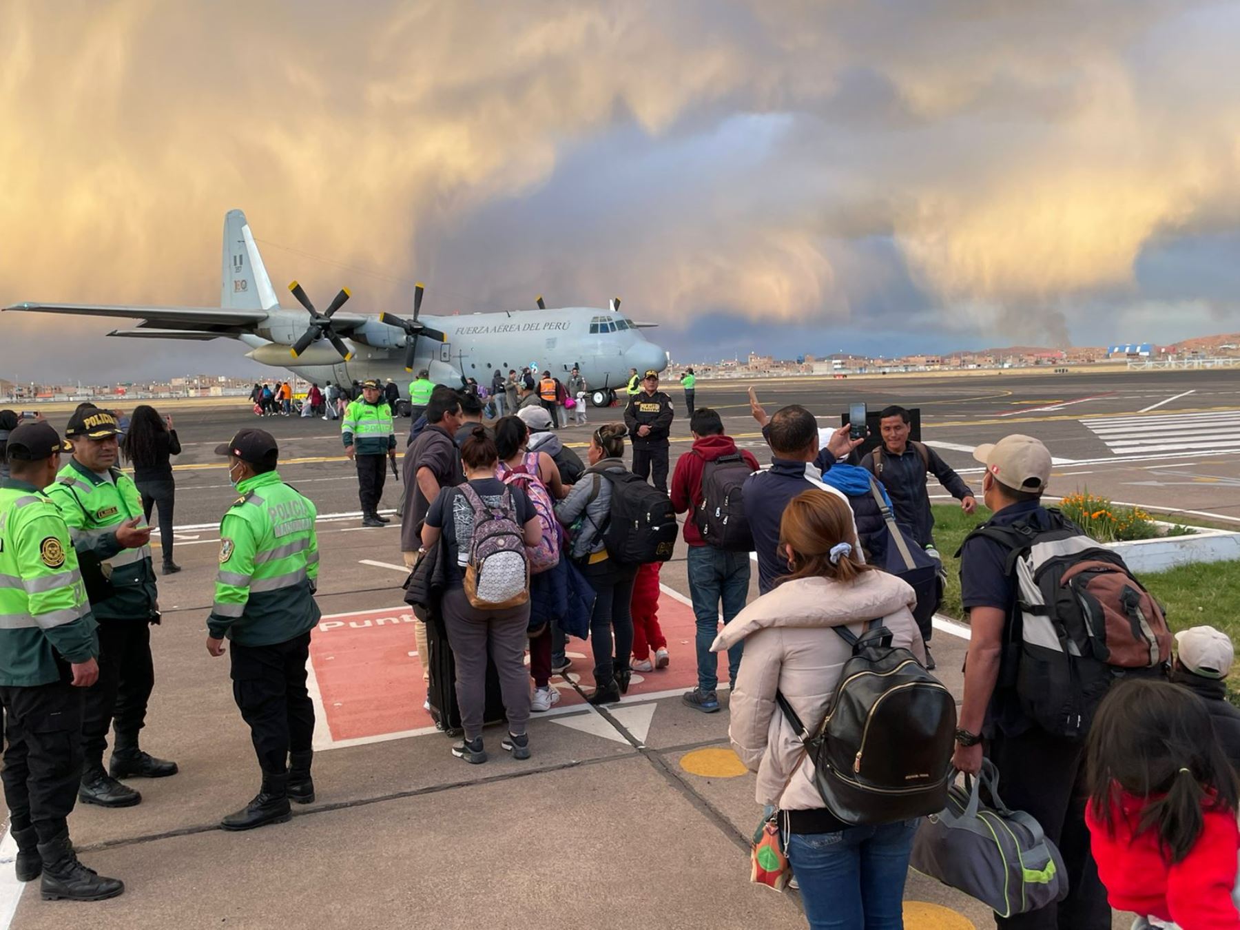 El Ministerio de Transportes y Comunicaciones (MTC) organizó un vuelo humanitario para el aeropuerto de Juliaca (Puno) que se encuentra temporalmente cerrado. Foto: ANDINA/MTC
