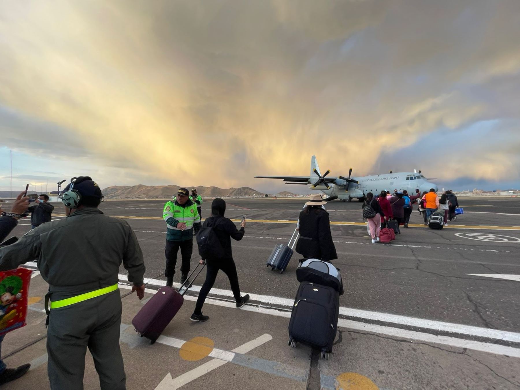 El Ministerio de Transportes y Comunicaciones (MTC) organizó un vuelo humanitario para el aeropuerto de Juliaca (Puno) que se encuentra temporalmente cerrado. Foto: ANDINA/MTC