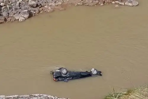 Un vehículo particular cayó a las aguas del río Mantaro, región Junín. Foto: ANDINA/Difusión