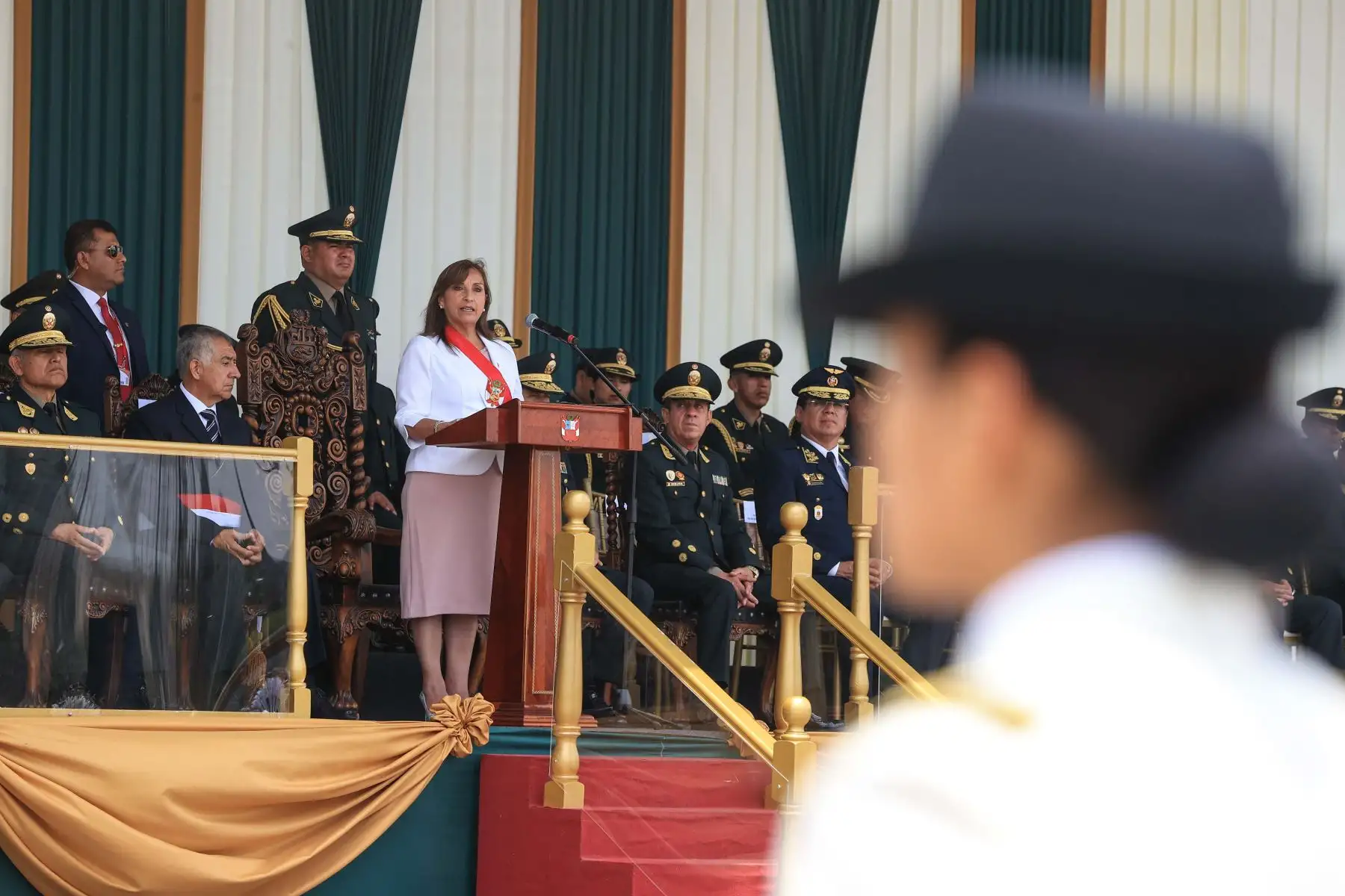Jefa de Estado, Dina Boluarte, lidera ceremonia de clausura del año académico 2022 y graduación de la promoción “Capitán PNP Tom Dennis Pérez Cristóbal” de la Escuela Nacional de Formación Profesional Policial. Foto: ANDINA/Prensa Presidencia